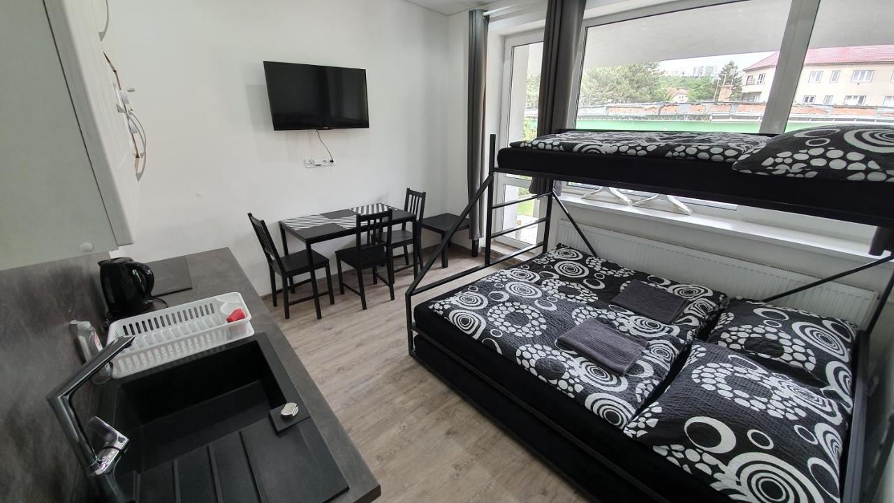 Small Apartments Denisa Business Brno Exteriör bild